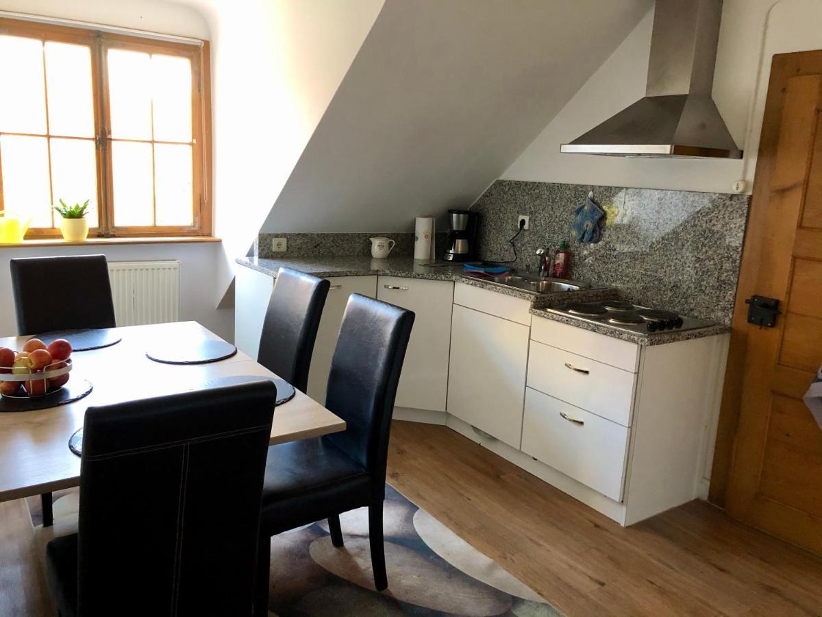 Ferienwohnung im Grünen auf idyllisch gelegenen Gutshof und doch so zentral Waldshut-Tiengen Exterior foto